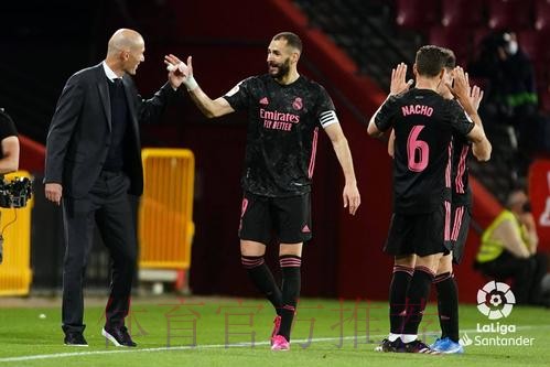 布特拉格诺:很幸运有魔笛和本泽马 享受他们的比赛 布特拉格诺:很幸运有魔笛和本泽马 享受他们的比赛